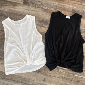Set of 2 Tank Tops With Knot in Front